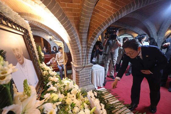 이재명 "더 나은 세상 위해 교황 가르침에 응답하는 삶 살겠다"