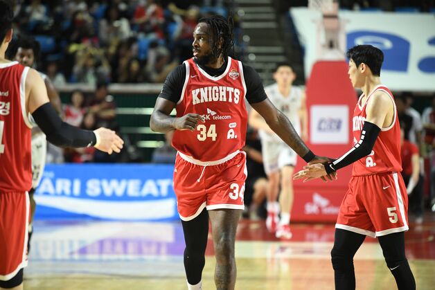 '워니 23점' SK, 통신사 더비서 KT 65-61 격파…4강 PO 기선 제압