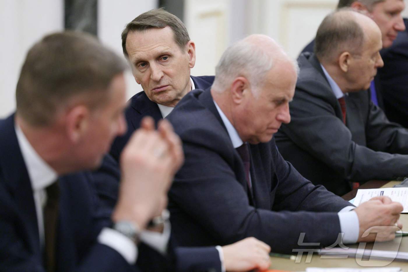 (모스크바 AFP=뉴스1) 우동명 기자 = 세르게이 나리쉬킨 러시아 해외정보국 국장이 23일(현지시간) 모스크바에서 블라디미르 푸틴 대통령 주재로 열린 군수 산업 위원회 회의에 참 …