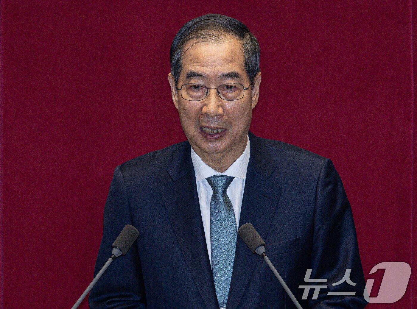 본문 이미지 - 한덕수 대통령 권한대행 국무총리가 24일 오전 서울 여의도 국회 본회의장에서 열린 제424회 국회(임시회) 제6차 본회의에서 2025년도 제1회 추가경정예산안에 대한 정부의 시정연설을 하고 있다. 2025.4.24/뉴스1 ⓒ News1 이재명 기자