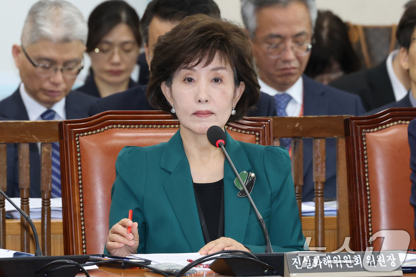 (서울=뉴스1) 이광호 기자 = 박선영 진실화해를위한과거사정리위원회 위원장이 24일 오전 서울 여의도 국회에서 열린 행정안전위원회 전체회의에 출석해 있다. 2025.4.24/뉴스1 …