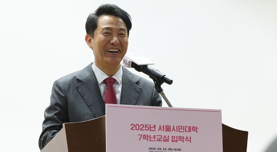 미소 짓는 오세훈 시장
