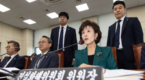 퇴장 요청 거부 나선 박선영 위원장