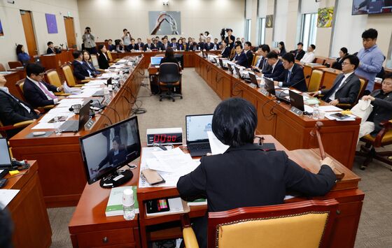과방위, 최태원 회장 증인 채택…번호이동 위약금 면제 '압박'(종합)