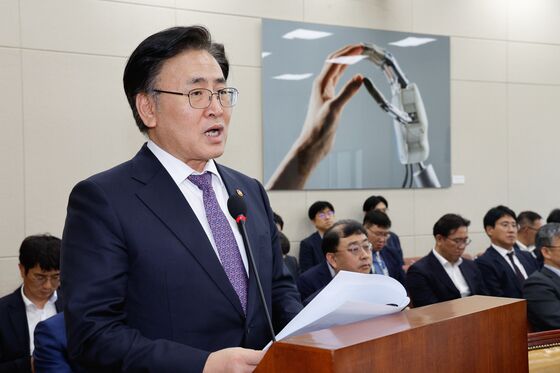 과기장관 "SKT 침해사고 계기, 정보보호 체계 전면 재검토"
