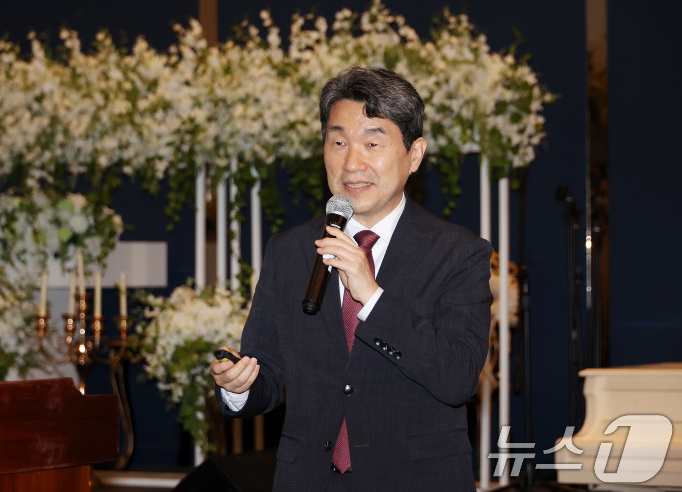 (서울=뉴스1) = 이주호 부총리 겸 교육부 장관이 24일 전북 익산 웨스턴라이프 호텔에서 열린 '중앙라이즈위원회·글로컬대학위원회 합동 워크숍'에서 발언하고 있다. (교육부 제공. …