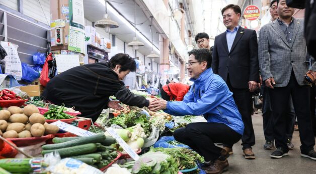 목포 동부시장 찾은 김경수