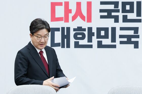 권성동 "문재인, 전형적 매관매직…이재명은 방송 장악 시도"