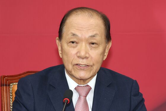 황우여 "5년간 당대표 19명· 비대위만 11번…8월 전대 열어 당 안정시켜야"