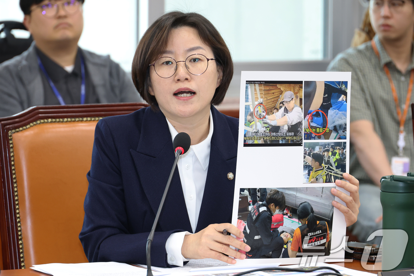 (서울=뉴스1) 이광호 기자 = 정혜경 진보당 의원이 25일 오전 서울 여의도 국회에서 열린 환경노동위원회 전체회의에서 홈플러스 농성장 흉기 동원한 폭력철거 상황에 대해 발언하며 …