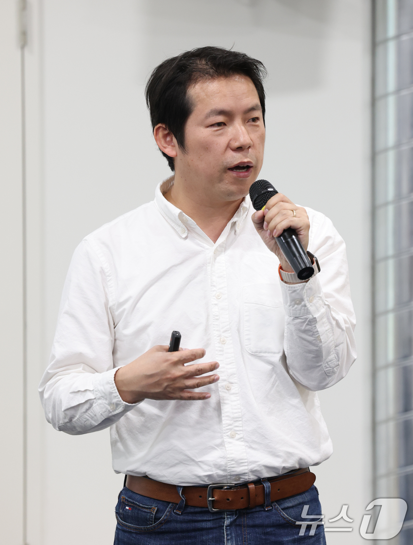 (성남=뉴스1) 김영운 기자 = 김대용 더리틀캣 대표 25일 오후 경기 성남시 분당구 판교스타트업캠퍼스 글로벌디지털혁신네트워크 대회의실에서 열린 '반려동물 산업 육성 협의회' 제1 …