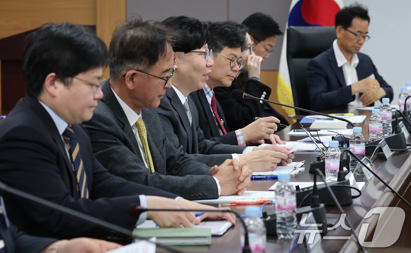 (서울=뉴스1) 임세영 기자 = 김소영 금융위원회 부위원장이 25일 서울 종로구 정부서울청사에서 열린 2025년 제1차 금융교육협의회에서 발언을 하고 있다. 2025.4.25/뉴스 …