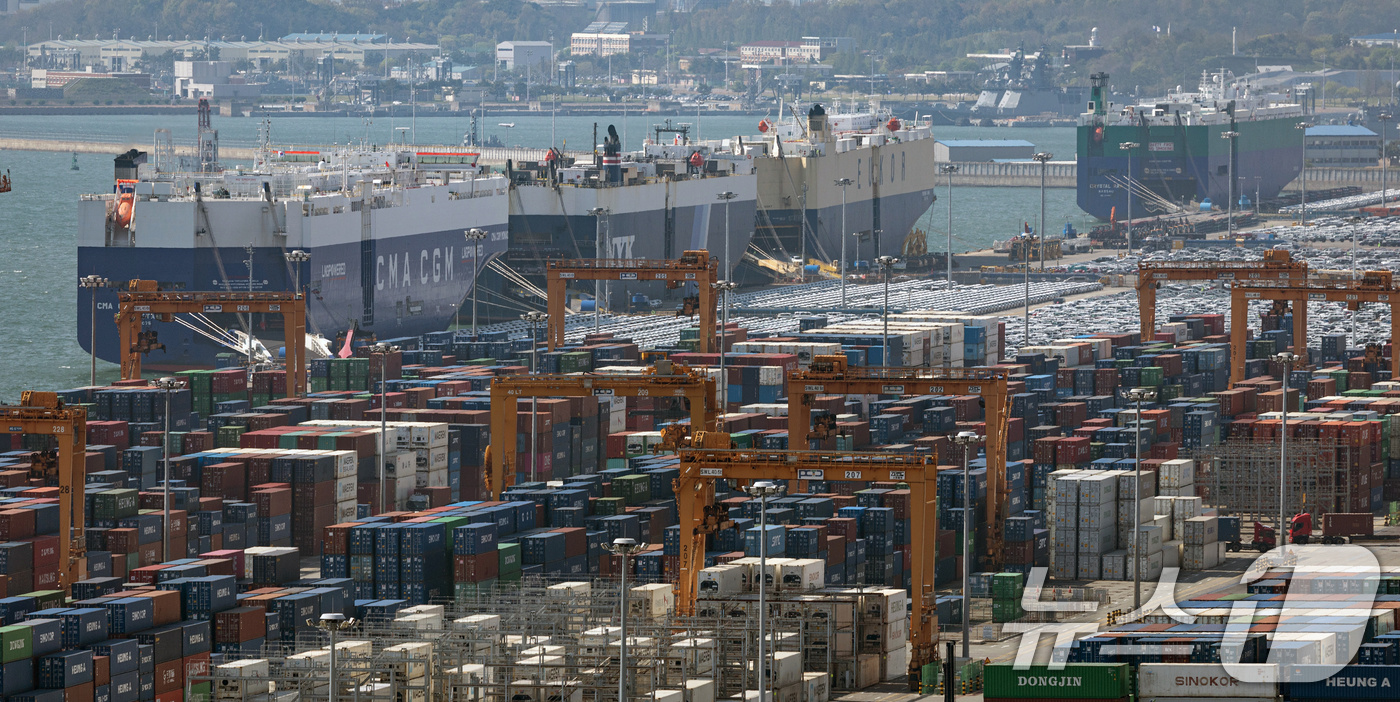 (평택=뉴스1) 이승배 기자 = 도널드 트럼프 미국 행정부의 관세 조치와 관련해 우리 정부가 미국 측과 진행한 첫 '2+2 통상협의'가 24일(현지시간) 워싱턴에서 진행됐다. 미국 …