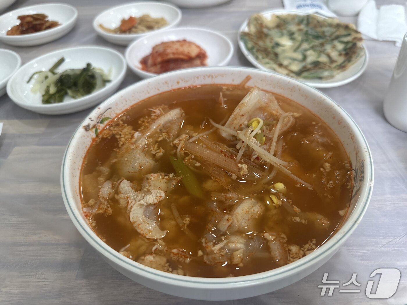 본문 이미지 - 속풀이에 좋은 곰칫국ⓒ News1 윤슬빈 기자