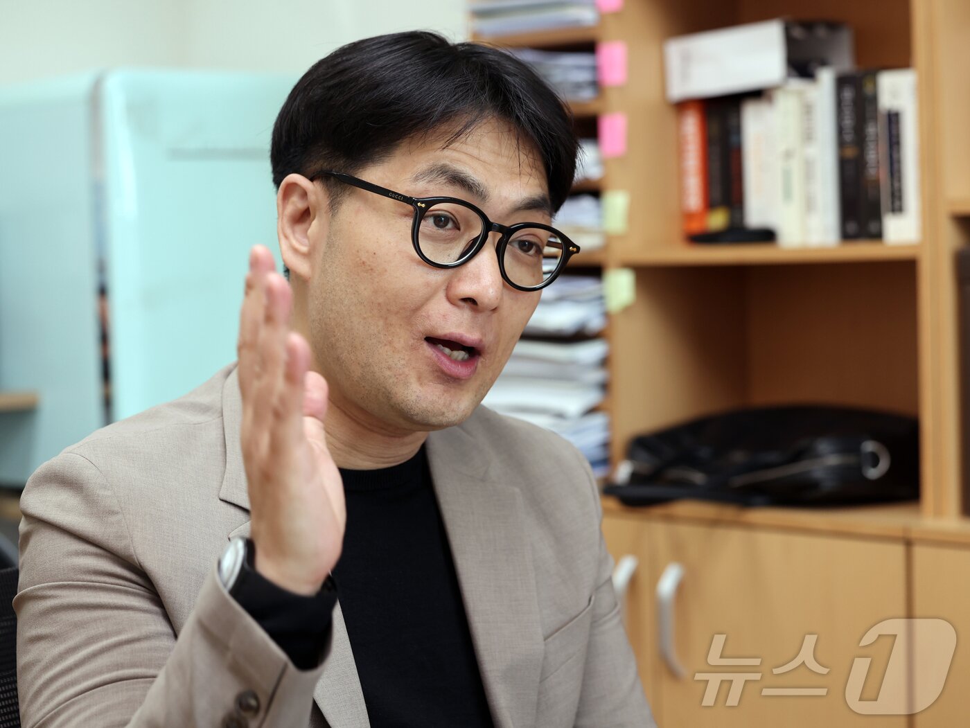 본문 이미지 - 허준영 서강대 경제학부 교수가 25일 서울 마포구 서강대학교에서 뉴스1 대선 기획 ‘3040, 차기 정부에 바란다’ 인터뷰를 하고 있다. ⓒ News1 황기선 기자