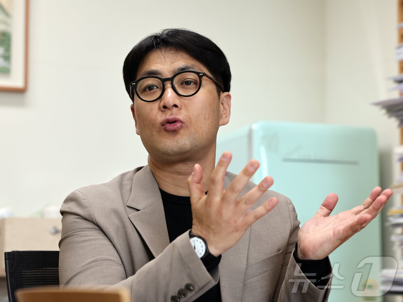 본문 이미지 - 허준영 서강대 경제학부 교수는 &#34;한국 경제가 올해 1%대 초반 성장하면 선방한 것이 될 것&#34;이라고 말했다. 2025.4.25/뉴스1 ⓒ News1 황기선 기자