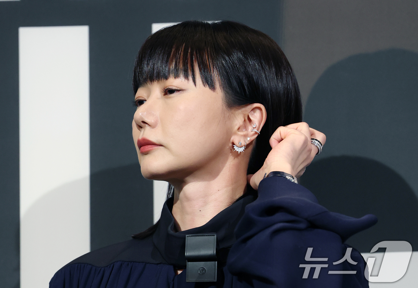 (서울=뉴스1) 권현진 기자 = 배우 배두나가 25일 서울 용산구 CGV 용산아이파크몰에서 열린 ‘제12회 마리끌레르 영화제(MCFF)’ 포토콜 행사에 참석해 포즈를 취하고 있다. …