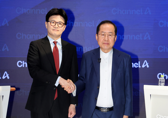 한동훈 "홍준표는 탈영병"→ 洪 "잘못가는 집단 포기한 건 탈출"