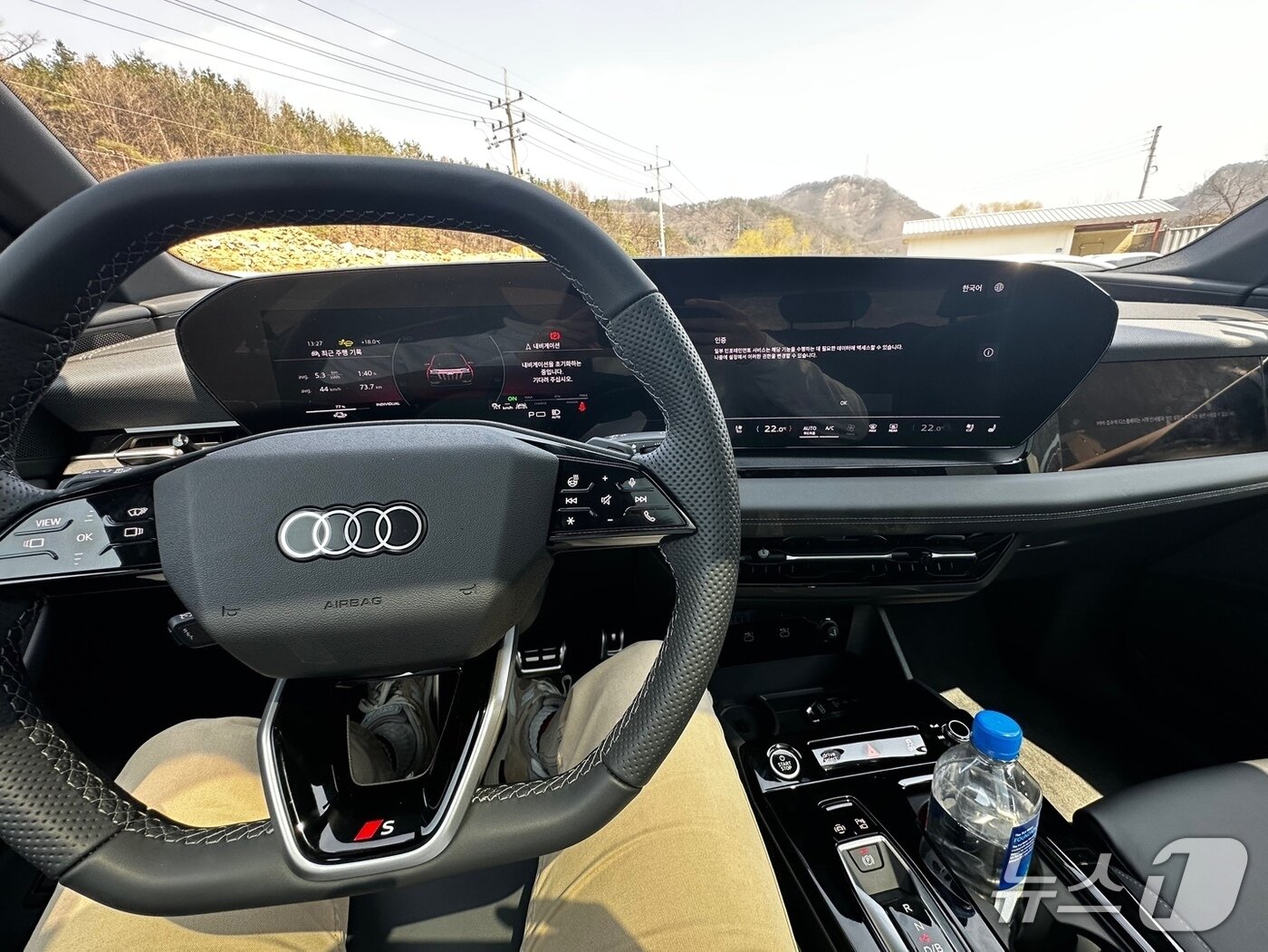 본문 이미지 -  아우디 Q6 e-트론 실내.ⓒ 뉴스1 이동희 기자 