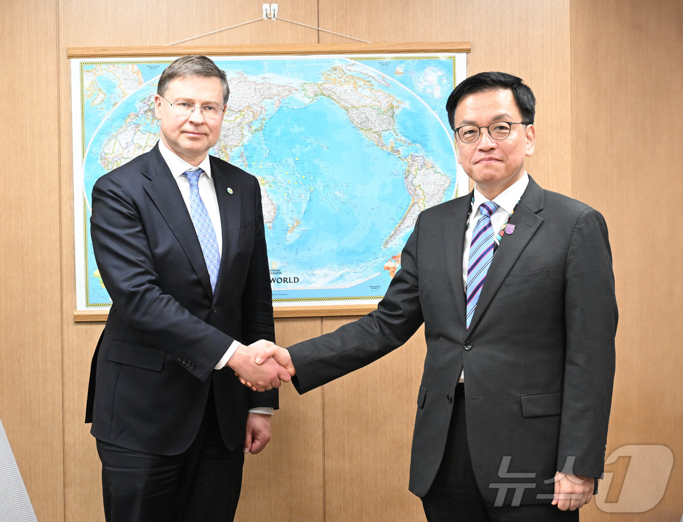 (서울=뉴스1) = 한-미 통상협의와 주요 20개국(G20) 재무장관회의 및 국제통화금융위원회 참석차 미국을 방문중인 최상목 경제부총리가 25일(현지시간) 국제통화기금(IMF)에서 …