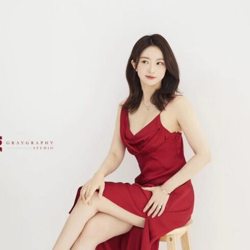 조수빈 아나, 몸매 드러낸 과감 드레스 "나이 들기전에 남겨야"