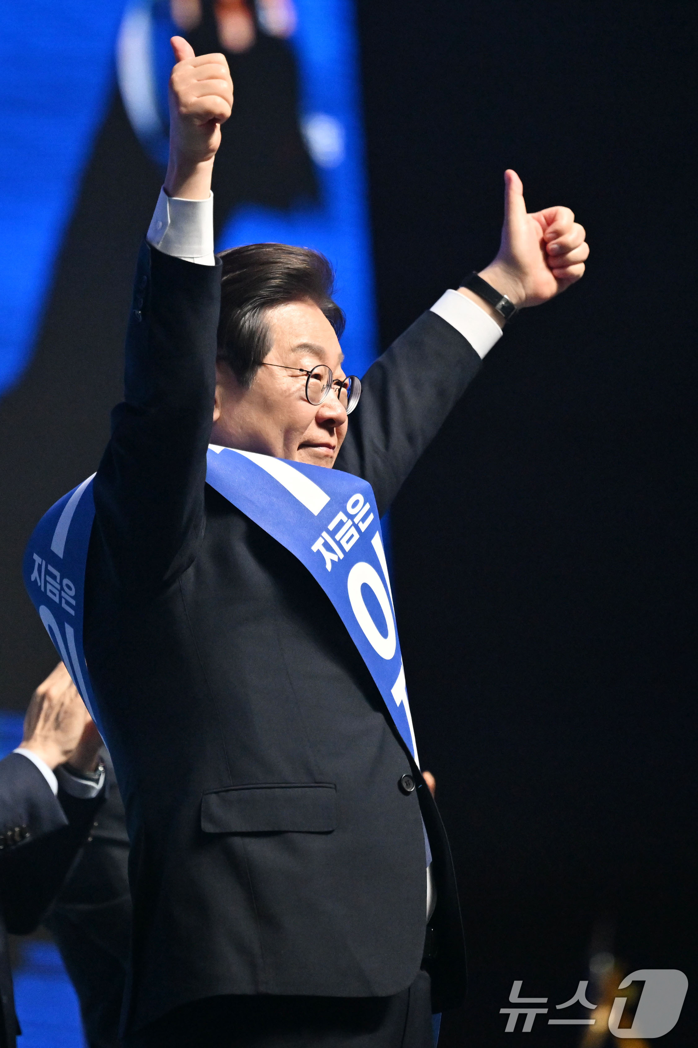 (광주=뉴스1) 김태성 기자 = 이재명 더불어민주당 대선 경선 후보가 26일 오후 광주 서구 김대중컨벤션센터에서 열린 더불어민주당 21대 대통령선거 후보자 선출을 위한 호남권 합동 …