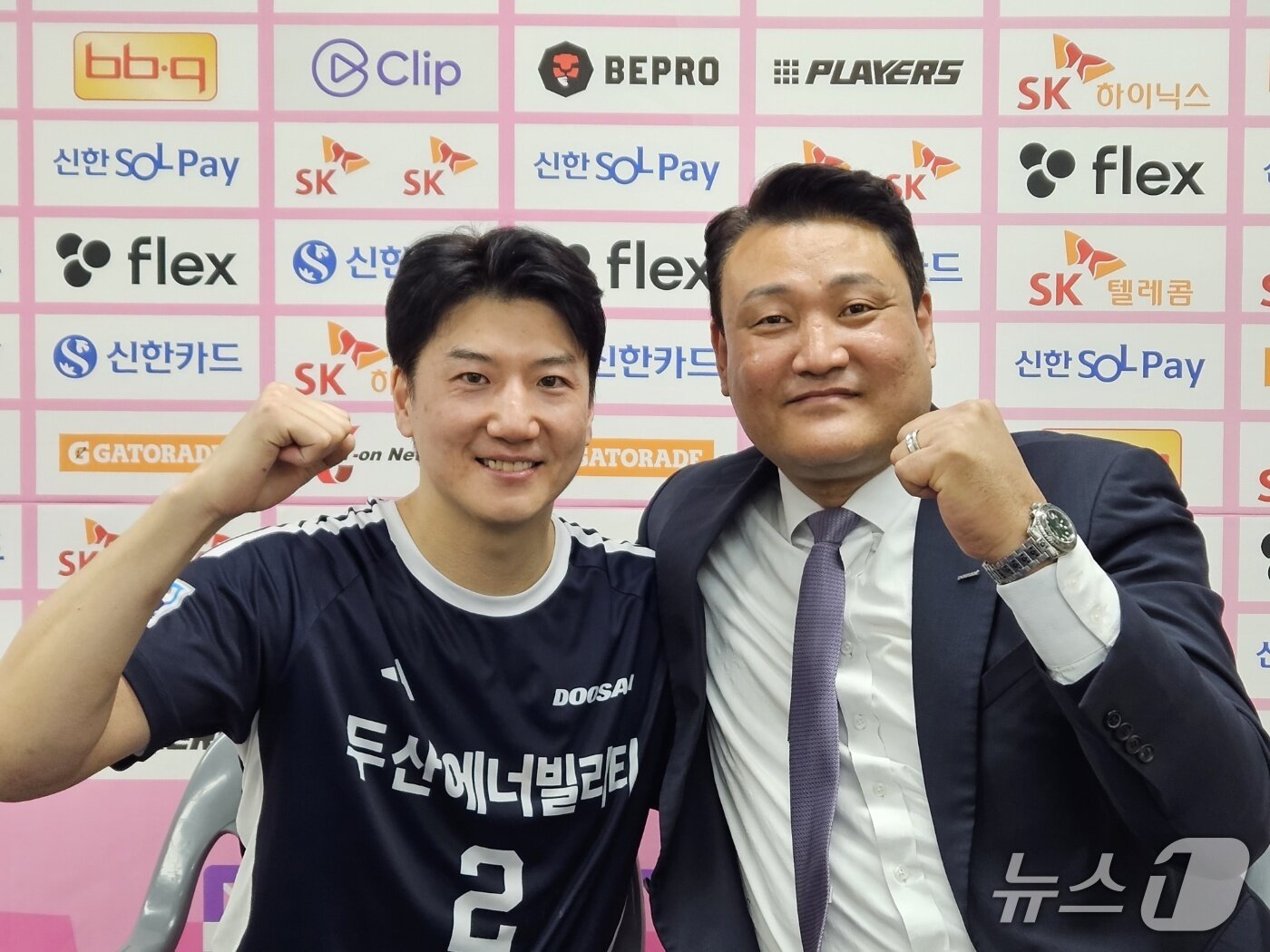 본문 이미지 - 정의경(왼쪽)과 윤경신 감독 ⓒ News1 안영준 기자