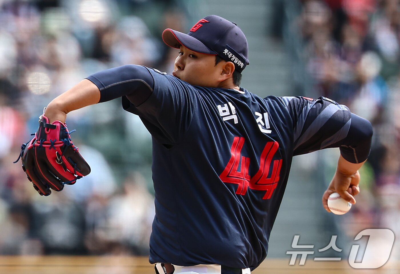 본문 이미지 - 롯데 자이언츠 투수 박진. 2025.4.27/뉴스1 ⓒ News1 김도우 기자