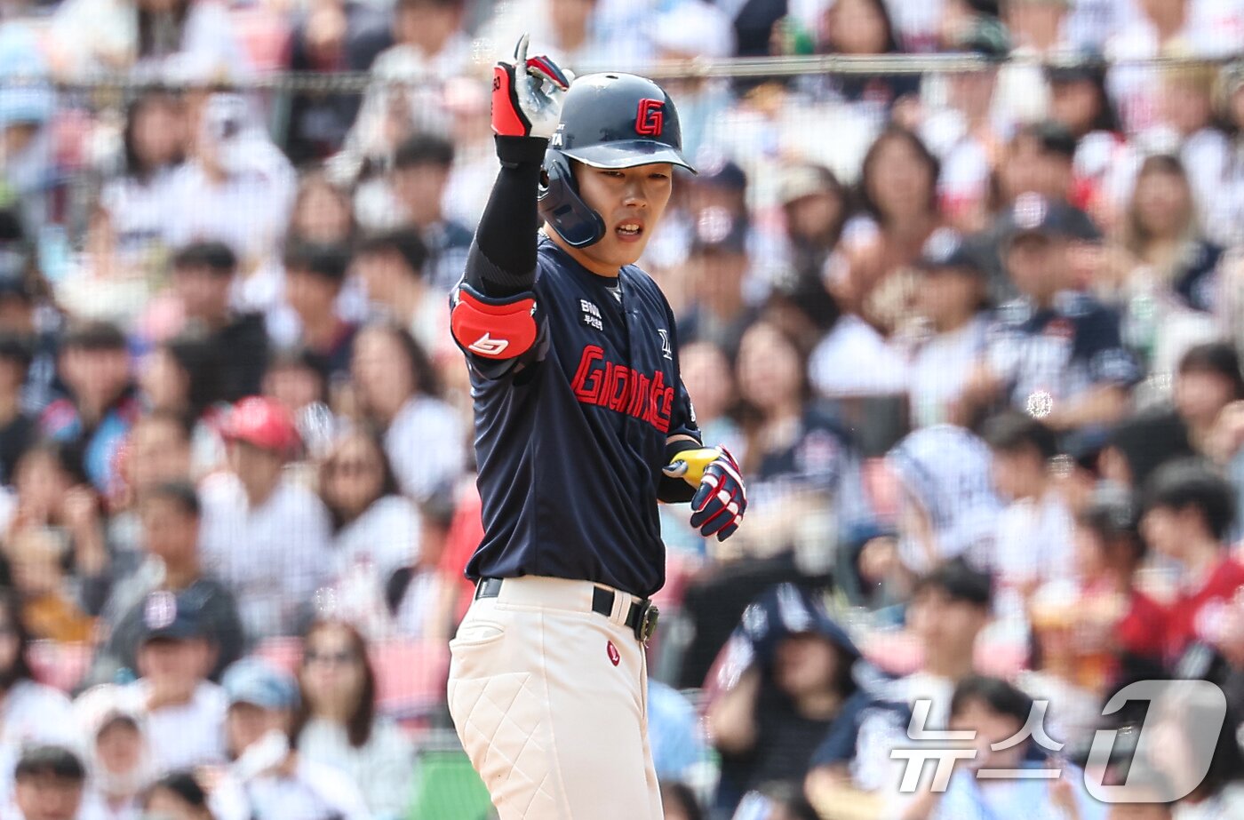 본문 이미지 - 롯데 자이언츠 고승민. 2025.4.27/뉴스1 ⓒ News1 김도우 기자