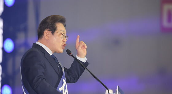합동연설회 정견발표 하는 이재명