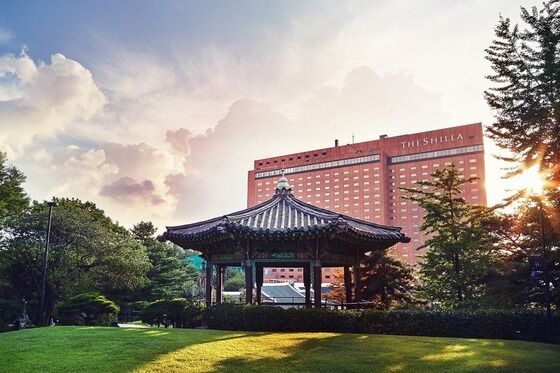 "바닥 다졌다"…호텔신라, '적자 축소' 소식에 11% 강세[핫종목]