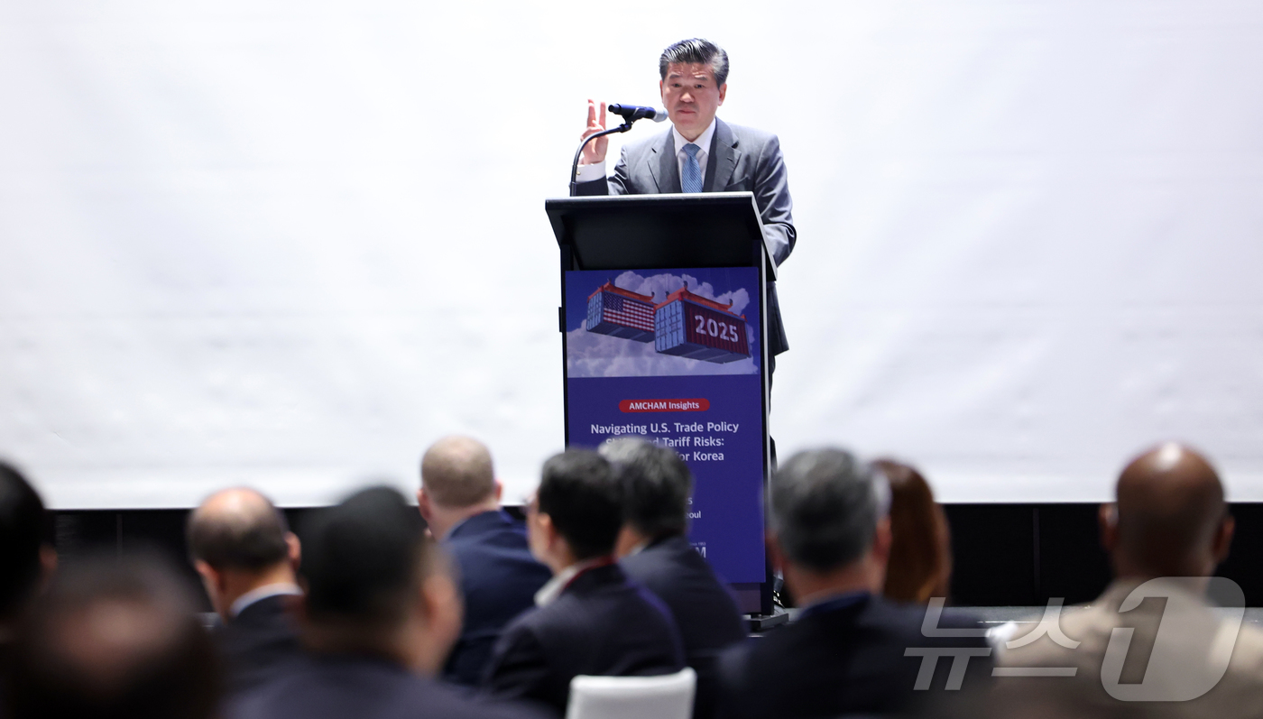 (서울=뉴스1) 김명섭 기자 = 제임스 김 주한미국상공회의소 (AMCHAM Korea) 회장이 28이 오전 서울 용산구 그랜드 하얏트 호텔에서 열린 미국 통상 정책 변화와 한국 산 …