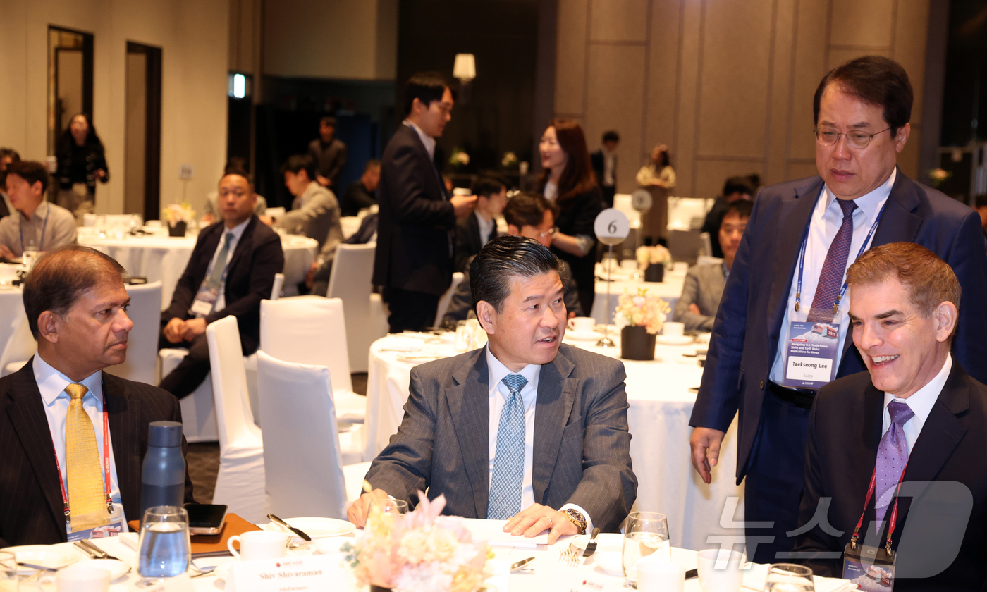 (서울=뉴스1) 김명섭 기자 = 제임스 김 주한미국상공회의소 (AMCHAM Korea) 회장이 28이 오전 서울 용산구 그랜드 하얏트 호텔에서 열린 미국 통상 정책 변화와 한국 산 …