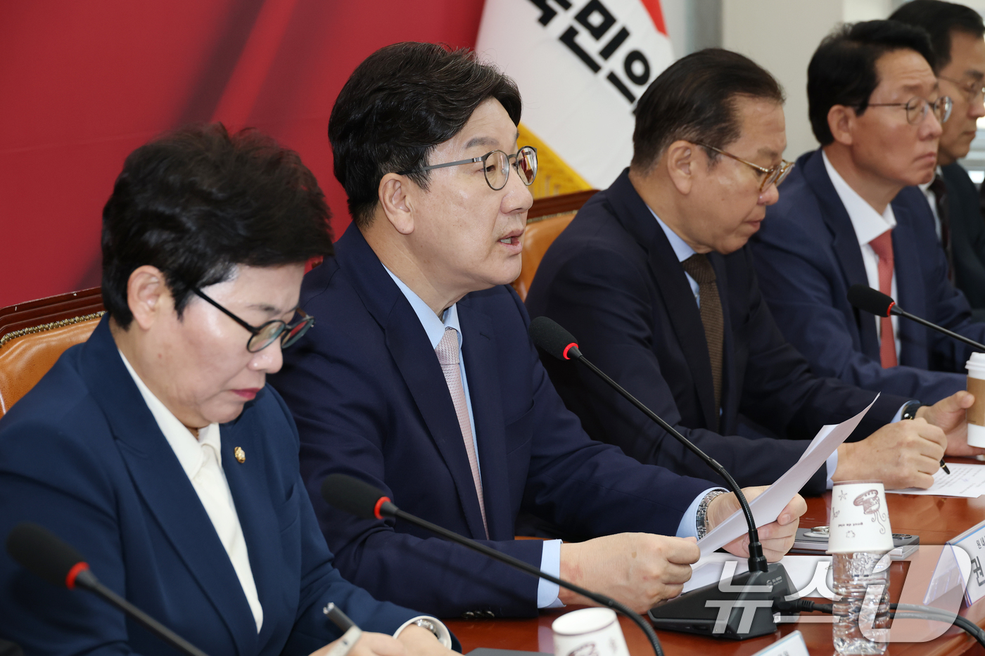 (서울=뉴스1) 이광호 기자 = 권성동 국민의힘 원내대표가 28일 오전 서울 여의도 국회에서 열린 비상대책위원회의에서 발언하고 있다.  2025.4.28/뉴스1