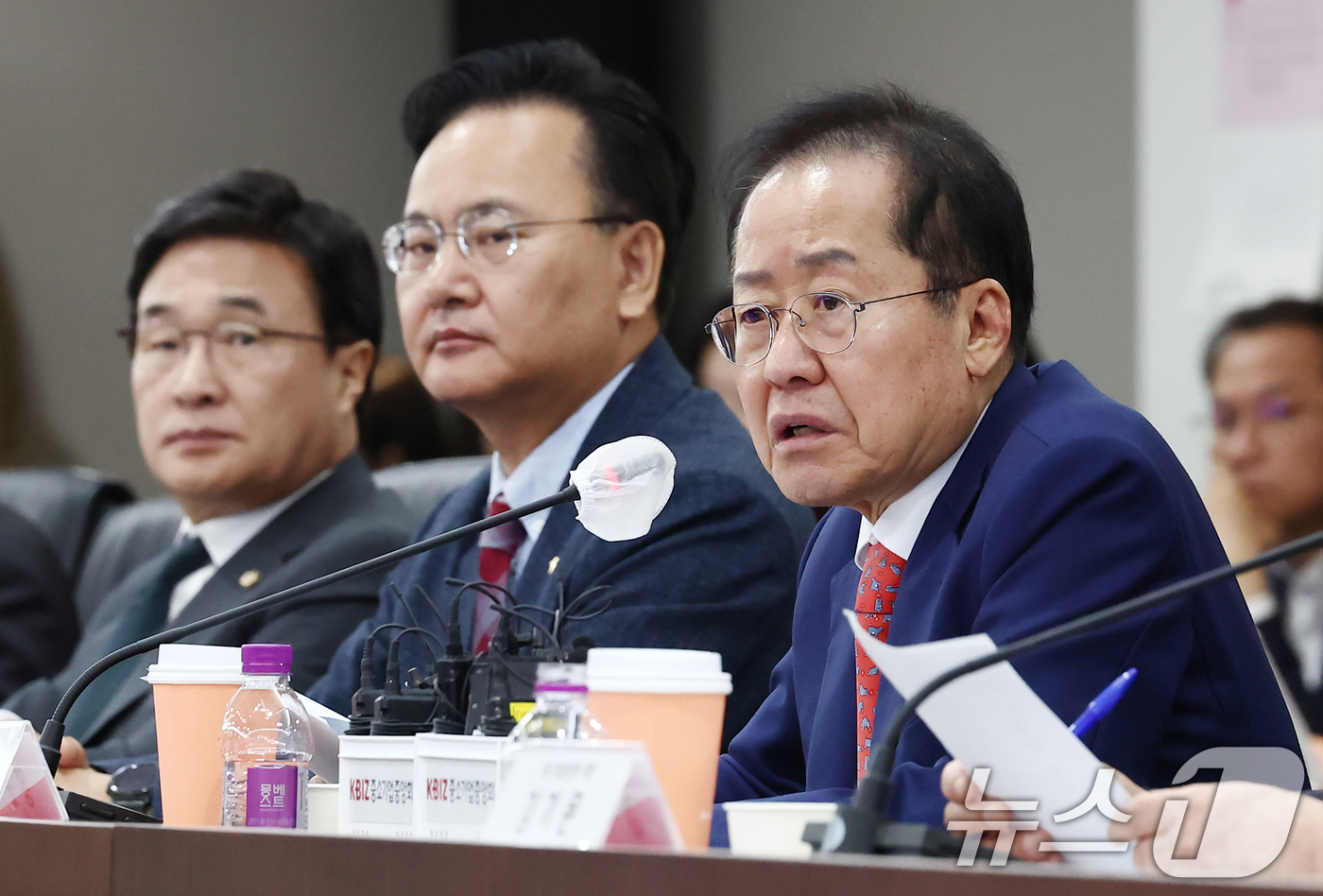 (서울=뉴스1) 김민지 기자 = 홍준표 국민의힘 대선 경선 후보가 28일 오전 서울 여의도 중소기업중앙회에서 열린 중소기업인과의 간담회에서 발언하고 있다. 2025.4.28/뉴스1 …