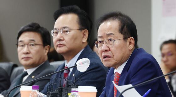 노동 정책 관련 발언하는 홍준표 후보