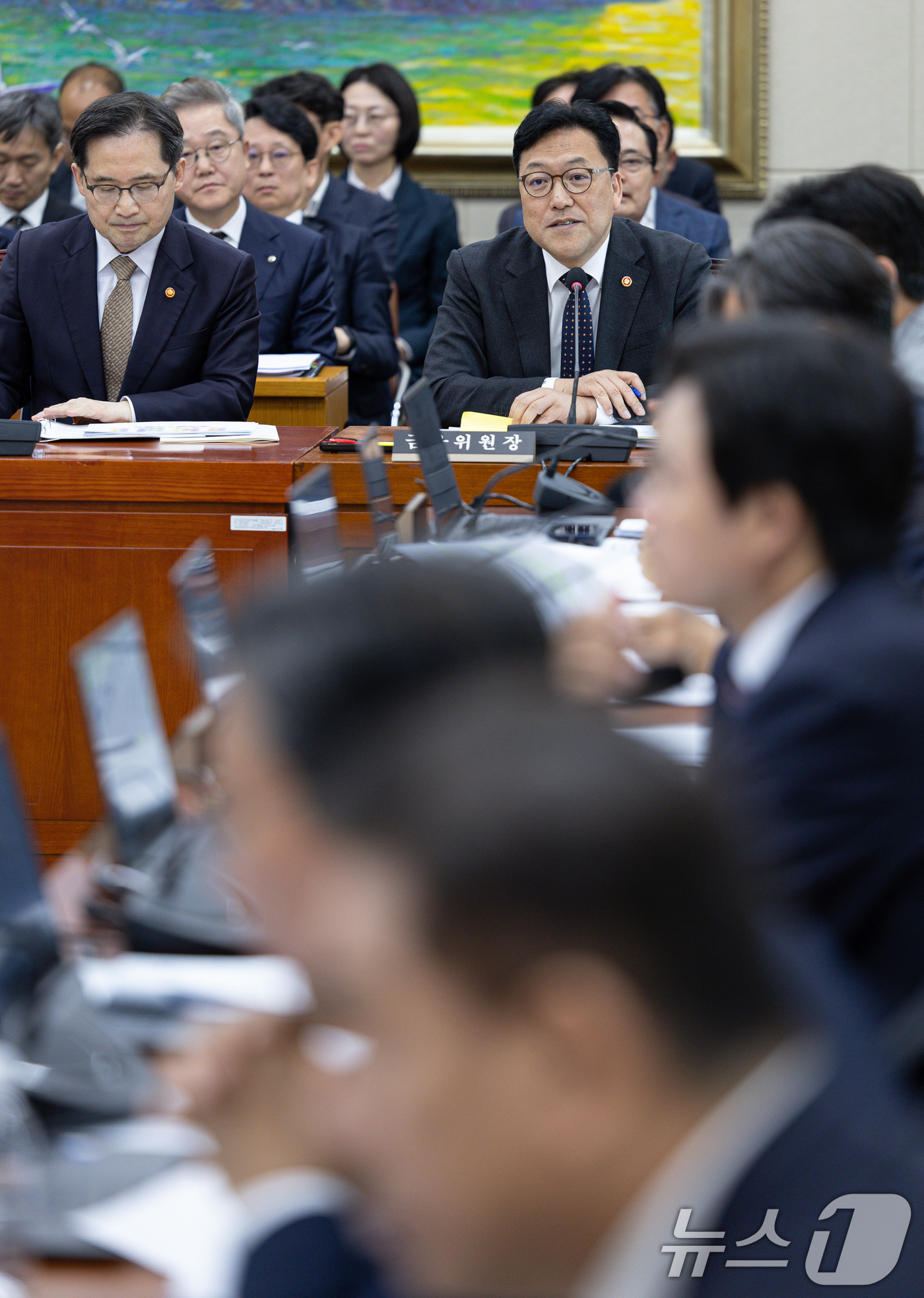 (서울=뉴스1) 이재명 기자 = 김병환 금융위원회 위원장이 28일 오전 서울 여의도 국회에서 열린 제424회 국회(임시회) 정무위원회 제1차 전체회의에서 의원 질의에 답변하고 있다 …