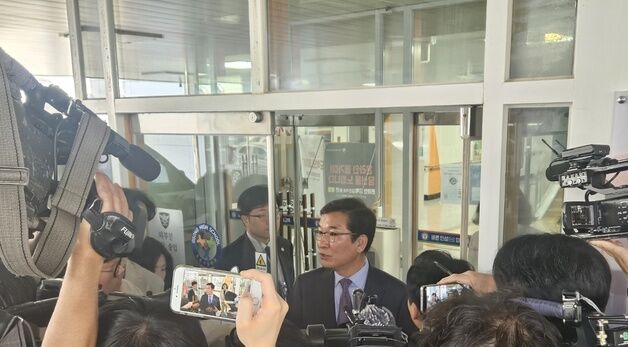 흉기 난동 현장 찾은 충북교육감