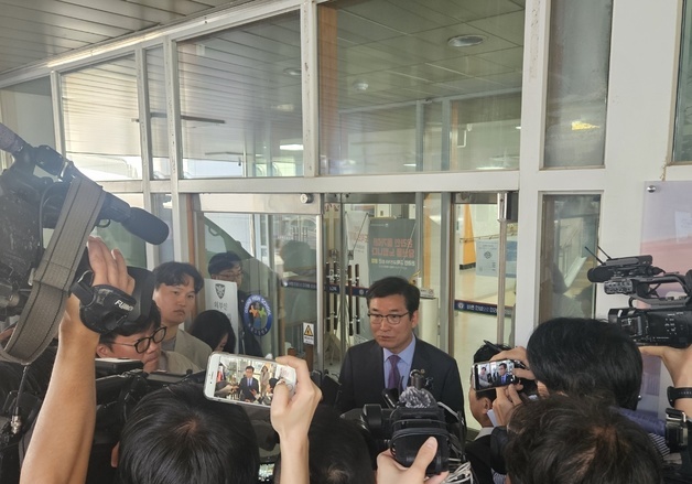 흉기 난동 현장 찾은 충북교육감