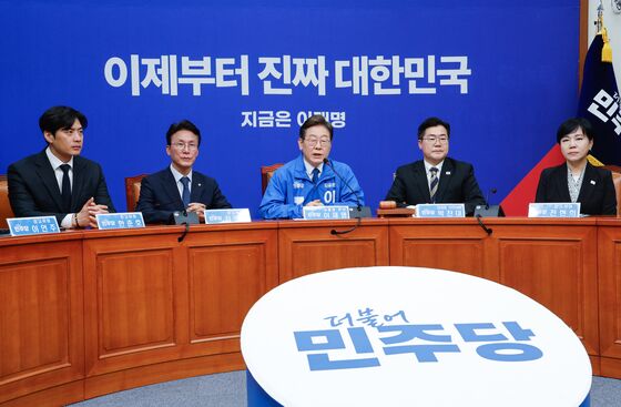 민주, 선대위 출범 앞두고 인선 속도…강금실·윤여준에 정은경까지