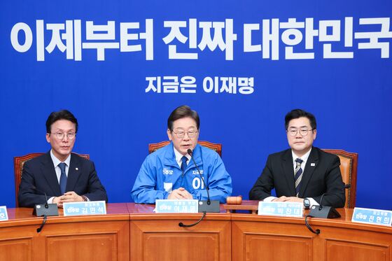 이재명, 첫 행보 SK하이닉스…"반도체 위기, 어떤 조치 필요한가"