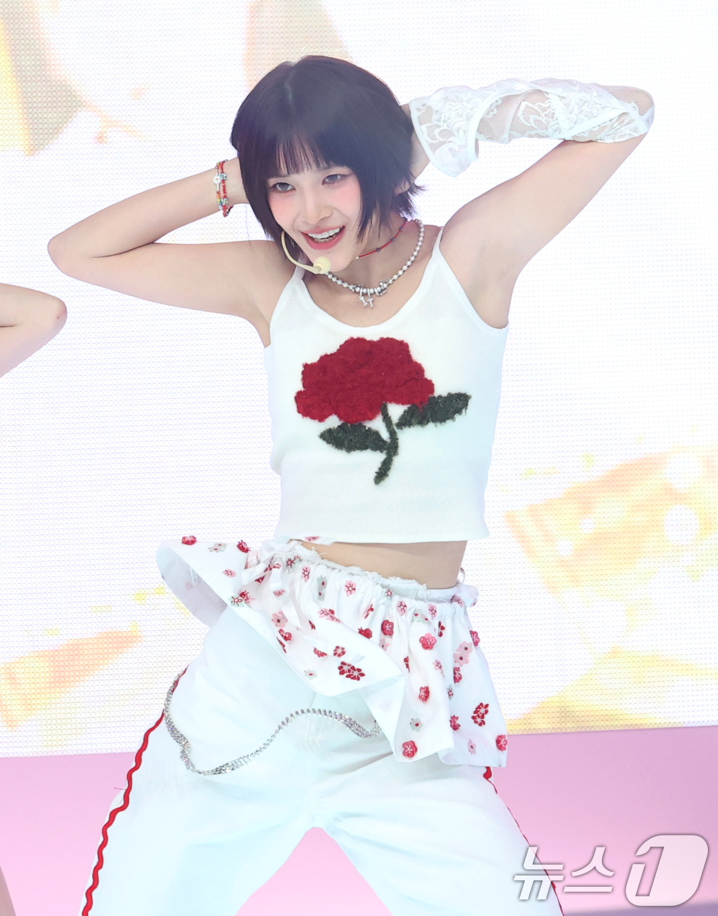 (서울=뉴스1) 권현진 기자 = 그룹 힛지스(HITGS) 비비가 28일 서울 등촌동 SBS 공개홀에서 가진 첫 번째 싱글 앨범 '띵스 위 러브 : 에이치(Things we love …