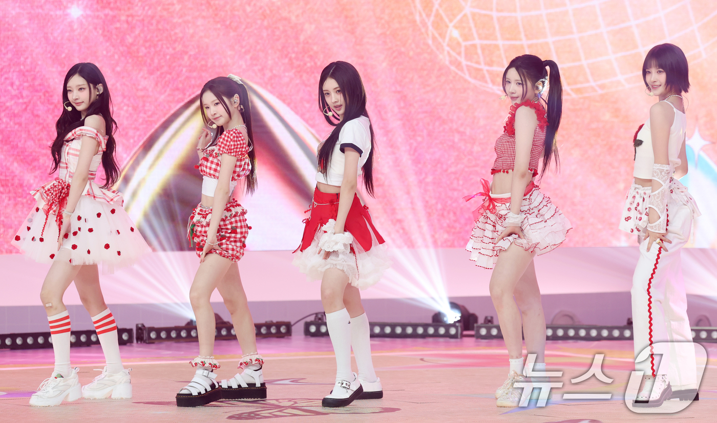 (서울=뉴스1) 권현진 기자 = 그룹 힛지스(HITGS)가 28일 서울 등촌동 SBS 공개홀에서 가진 첫 번째 싱글 앨범 '띵스 위 러브 : 에이치(Things we love : …