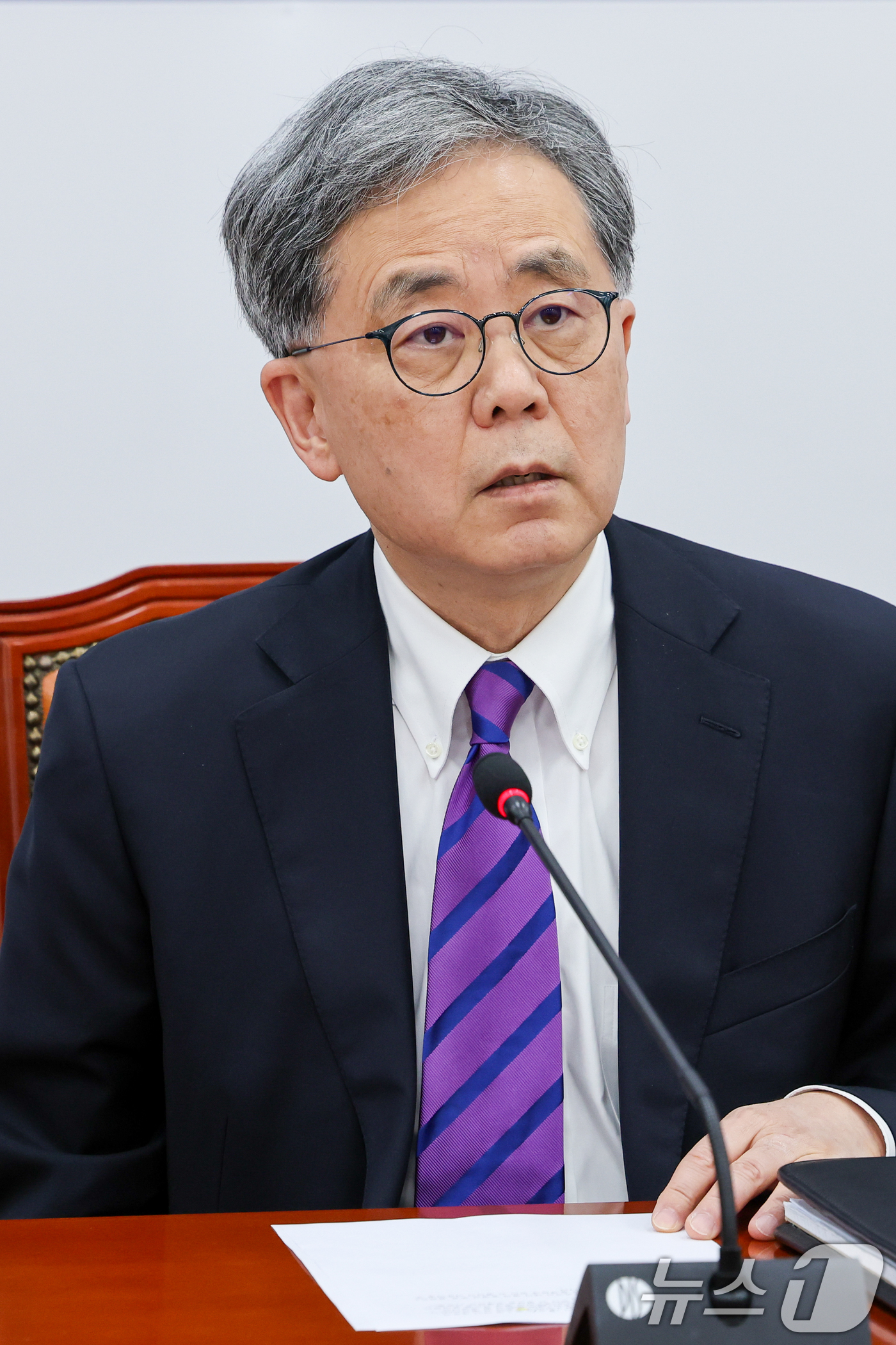 (서울=뉴스1) 안은나 기자 = 김현종 더불어민주당 트럼프 행정부 관세정책 대응을 위한 통상안보TF 단장이 28일 오후 서울 여의도 국회에서 열린 TF 2차 회의에 참석해 모두 발 …