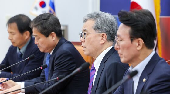 모두 발언하는 김현종 단장