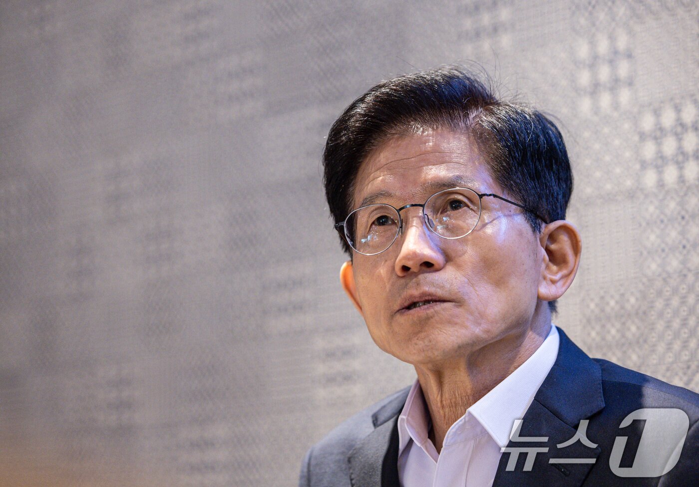 본문 이미지 - 김문수 국민의힘 대선 경선 후보가 29일 오전 서울 여의도 국회 인근 카페에서 뉴스1과 인터뷰를 하고 있다. 2025.4.29/뉴스1 ⓒ News1 이재명 기자