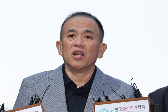 '검찰 출석' 명태균 "오세훈 잡으러 창원서 서울 왔다…7번 이상 만나"