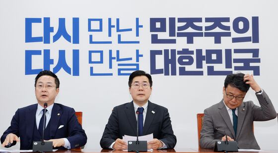 원내대책회의 발언하는 박찬대 직무대행