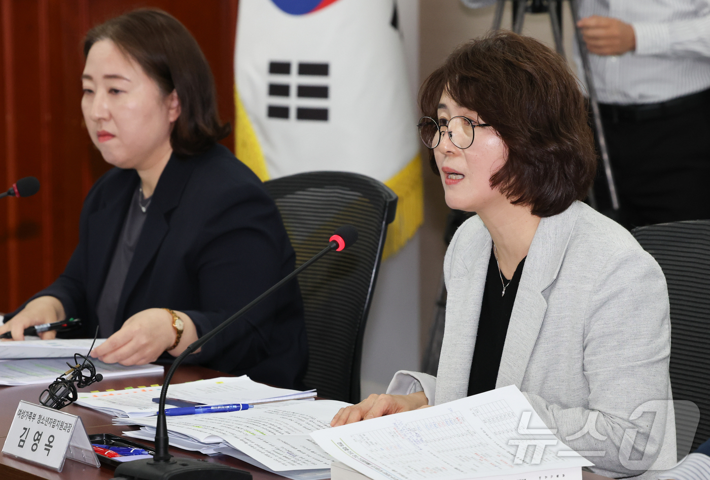 (서울=뉴스1) 허경 기자 = 김영옥 여성가족부 청소년자립지원과장이 29일 서울 종로구 정부서울청사에서 위기청소년 지원기관 이용자 생활실태조사 주요결과을 발표하고 있다. 2025. …