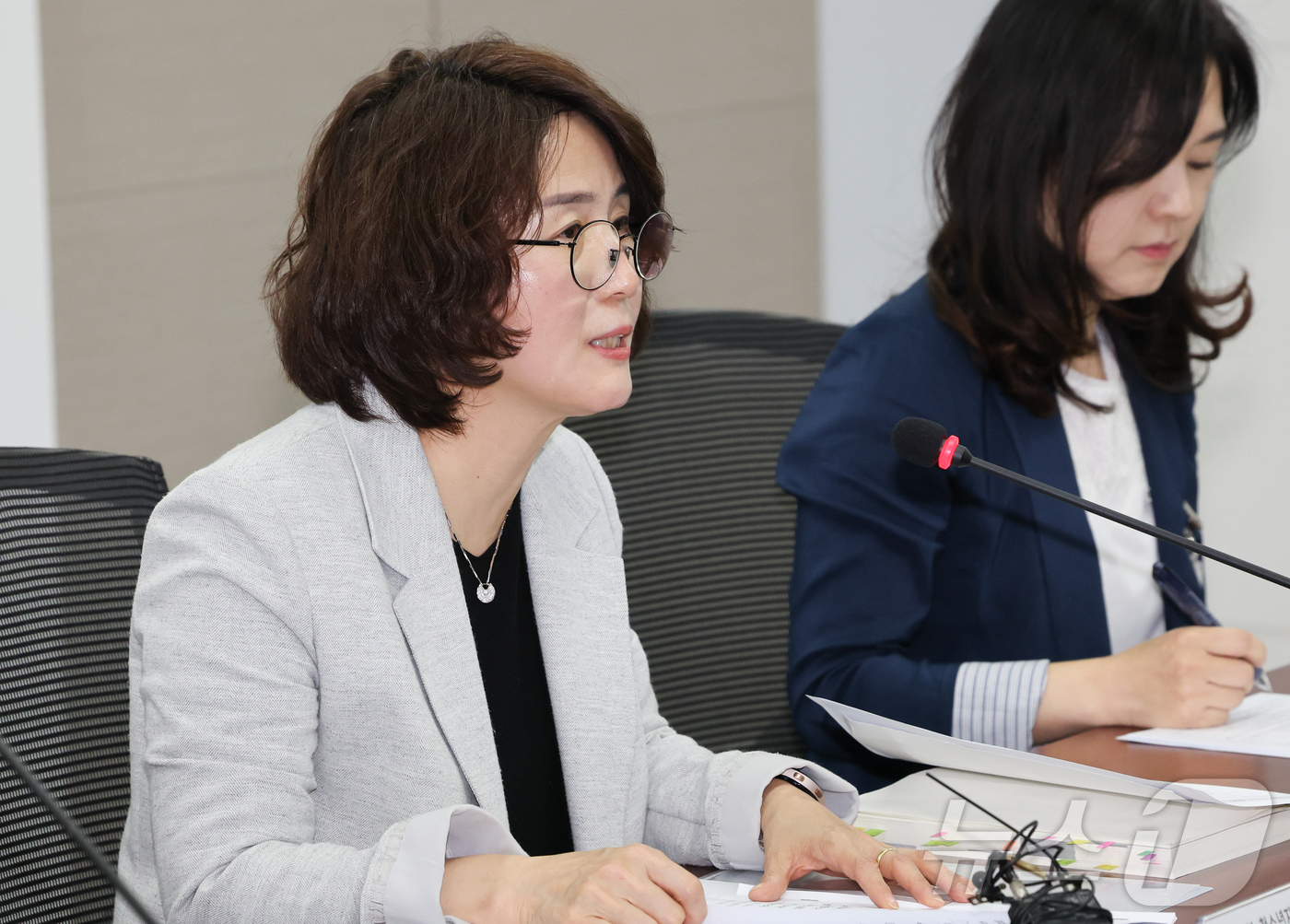 (서울=뉴스1) 허경 기자 = 김영옥 여성가족부 청소년자립지원과장이 29일 서울 종로구 정부서울청사에서 위기청소년 지원기관 이용자 생활실태조사 주요결과을 발표하고 있다. 2025. …